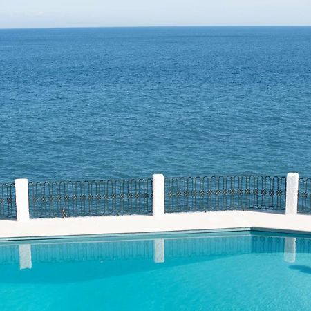 Salt Water Villa - Sea Water Pool - Private Sea Access Santa Cruz  Exteriör bild