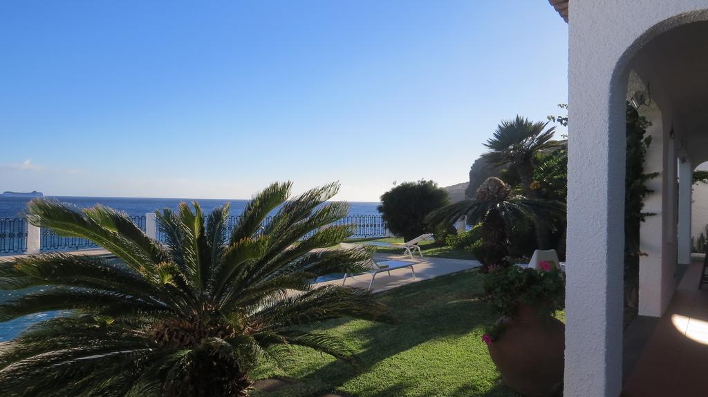 Salt Water Villa - Sea Water Pool - Private Sea Access Santa Cruz  Rum bild